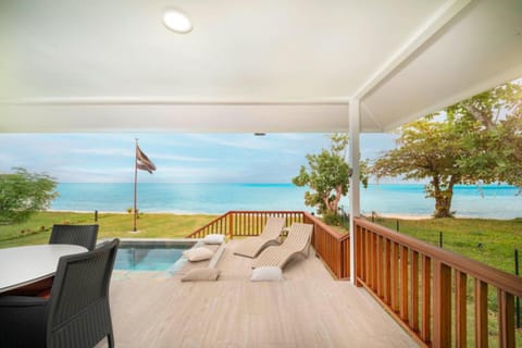 View (from property/room), Balcony/Terrace, Sea view, Swimming pool