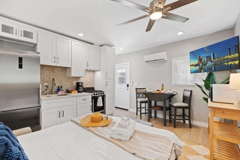 Endless Summer Beach Studio - Beach - AC - Shops House in Ocean Beach