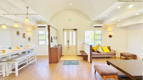 Living room, Photo of the whole room, Seating area, Dining area