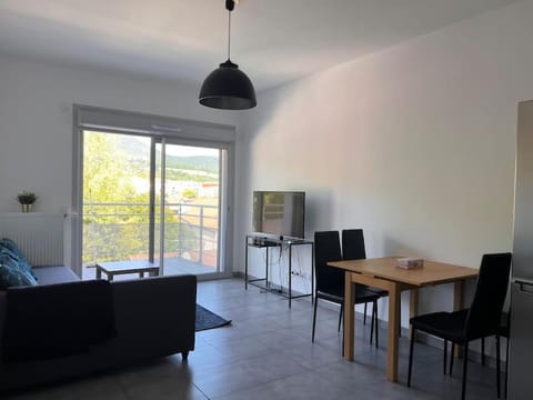 t2 Gex Centre, proche Genève et station Mont Jura Apartment in Gex