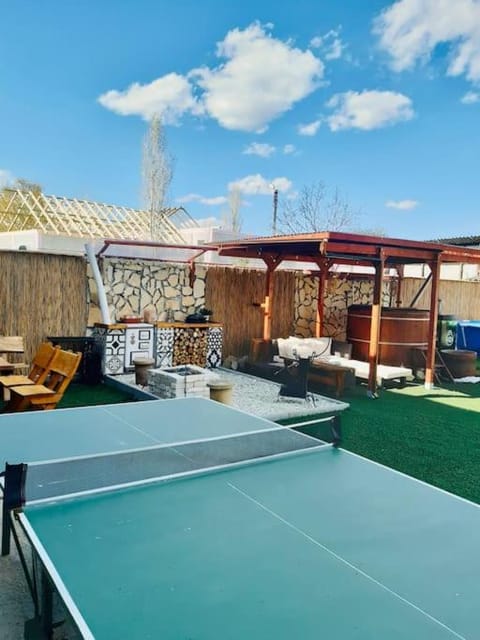 Garden, Hot Tub, Table tennis, Table tennis