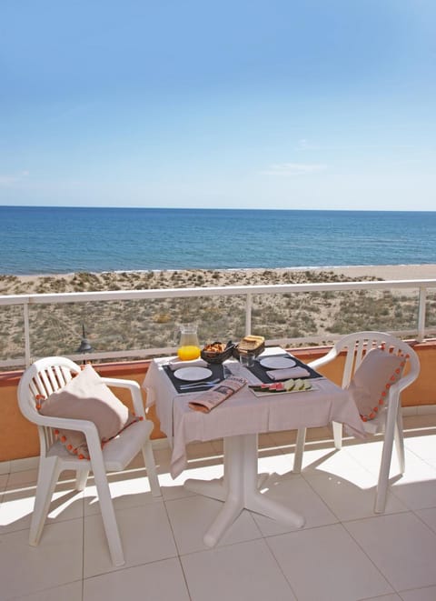 Day, Natural landscape, View (from property/room), Balcony/Terrace, Beach, Windsurfing, Hiking
