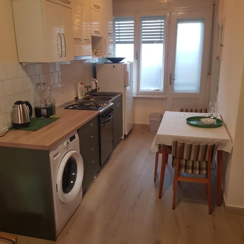 Dining area, kitchen