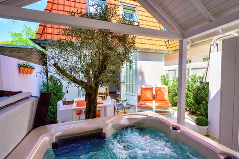 Hot Tub, Balcony/Terrace, Spa and wellness centre/facilities