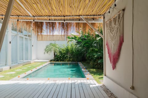 Swimming pool, sunbed