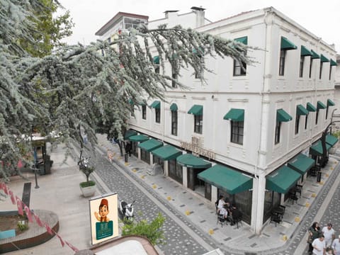 Property building, Off site, Day, Street view, Location