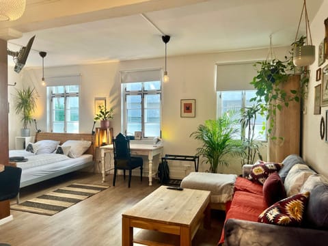 Bed, Living room, Bedroom