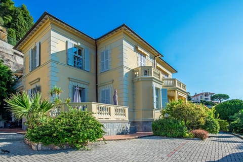 Property building, Garden view