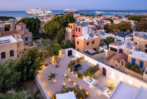Property building, Neighbourhood, Bird's eye view, City view, Sea view