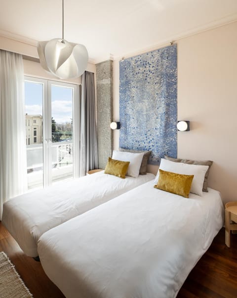 Bed, Day, TV and multimedia, Photo of the whole room, Bedroom, City view, Sea view, heating, air conditioner