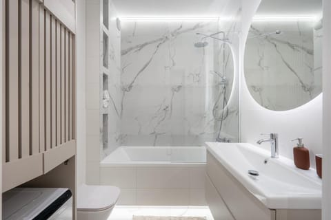 Bathroom, Bath, towels