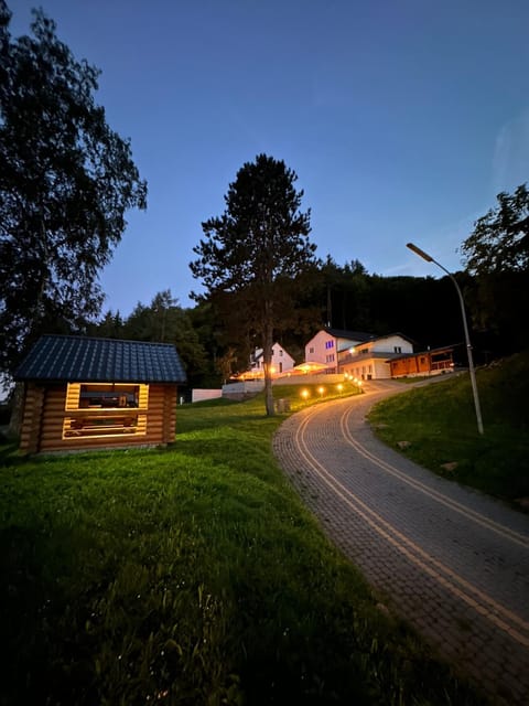 Property building, Neighbourhood