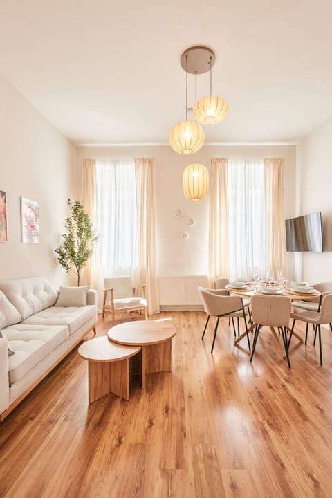 Living room, Dining area, Food
