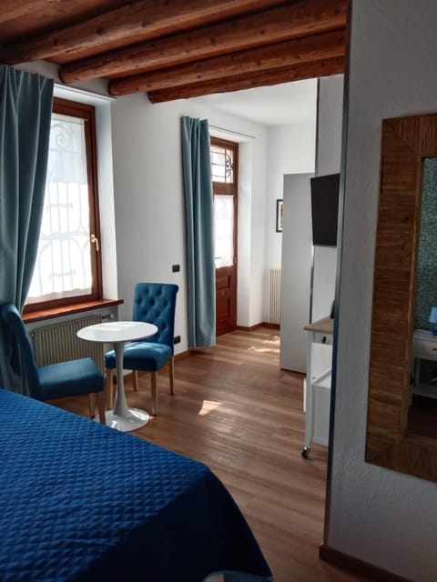 Living room, Seating area, Bedroom