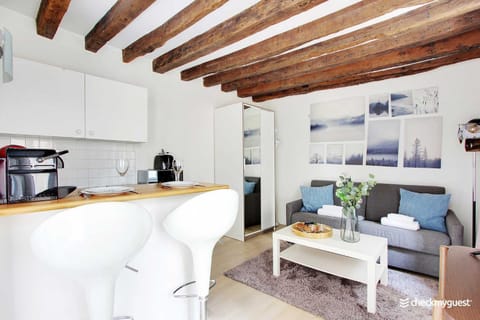 Kitchen or kitchenette, Living room, Dining area