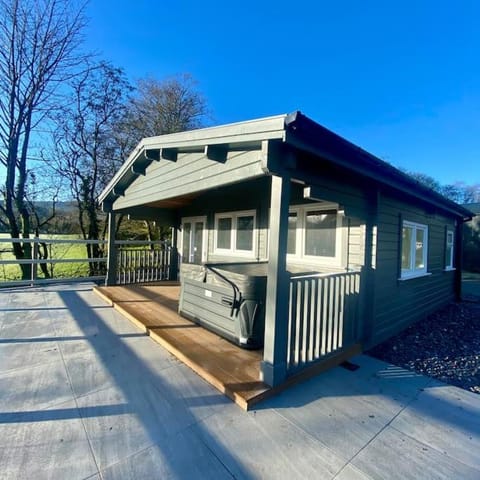 Property building, Patio, Hot Tub