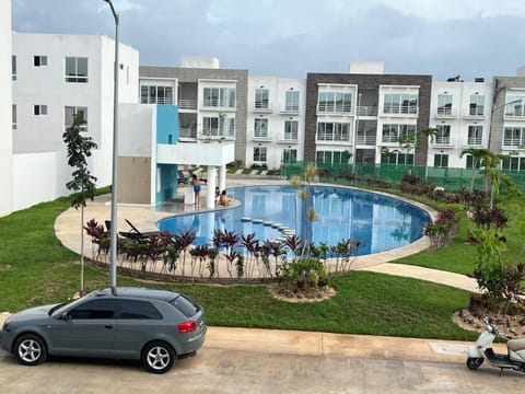 Swimming pool