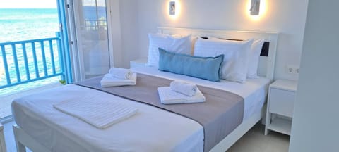 Dinas Inn Apartment in Paros, Greece