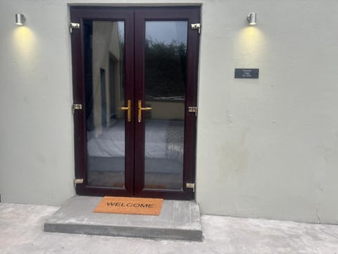 Private Detached Small Bedroom and Bathroom Only Apartment in Northern Ireland