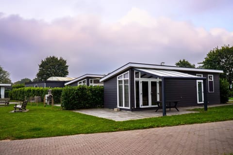 Property building, Day, Garden, Garden view