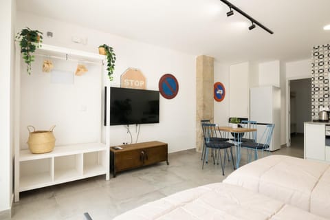 TV and multimedia, Living room, wardrobe