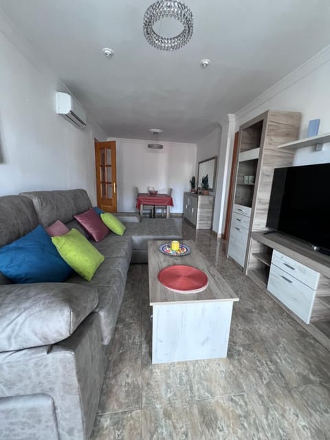 Communal lounge/ TV room, Living room, Seating area