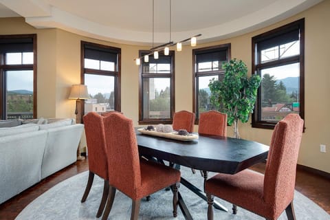 Expansive Luxury Condo - Downtown - Summer AC House in Steamboat Springs