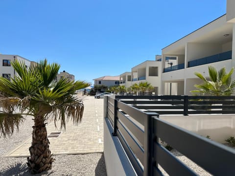 Property building, Day, View (from property/room), Balcony/Terrace