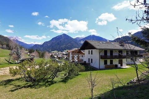 Nel cuore delle Dolomiti fino a 8 persone Apartment in Pozza di Fassa