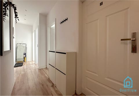 August Room - Peaceful Retreat, 10 Minutes to Gdańsk Old Town & Seaside Vacation rental in Gdansk