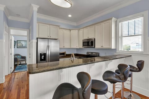 Bikinis & Martinis by Sea Scape Properties House in Carolina Beach