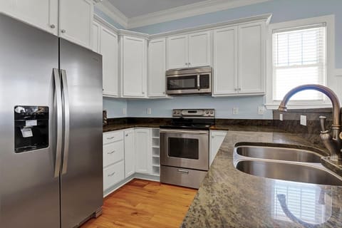 Bikinis & Martinis by Sea Scape Properties House in Carolina Beach