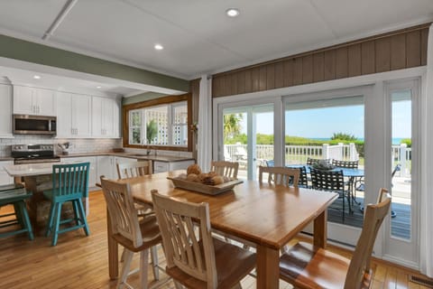 Blue Wave Retreat by Sea Scape Properties House in Wrightsville Beach