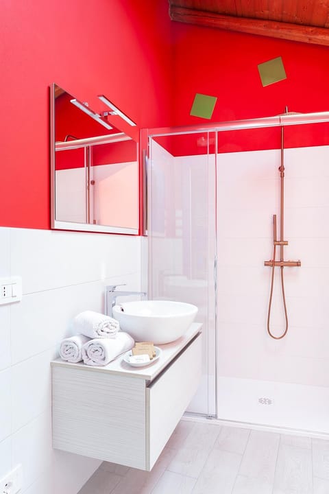 Shower, Bathroom, towels