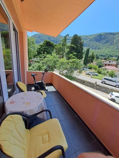 Day, View (from property/room), Balcony/Terrace, Seating area, Mountain view