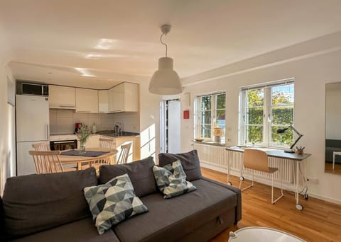Property building, Kitchen or kitchenette, Living room, kitchen
