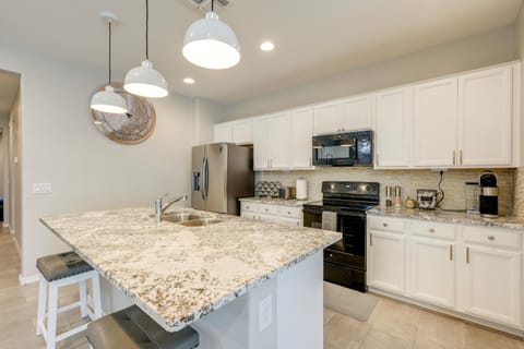 Central Casa Grande Home in Quiet Neighborhood House in Casa Grande