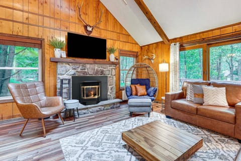 Pocono Lake Retreat Ski and Explore at Pine Loch! House in Coolbaugh Township