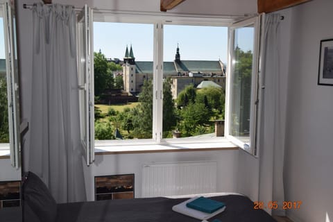 City view, Garden view