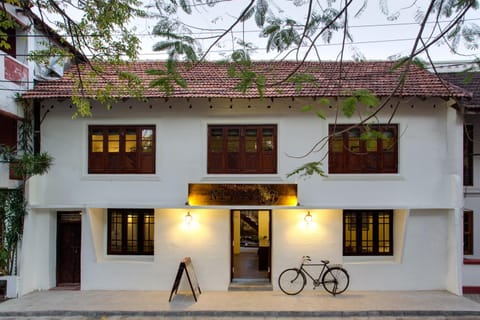 Facade/entrance