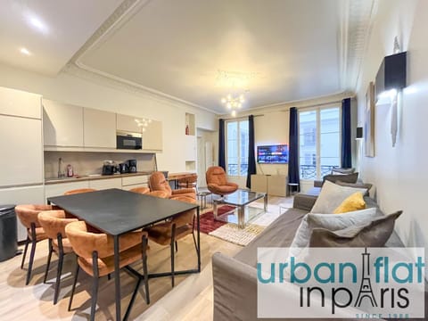 Urban Flat 63 - Beautiful 3 Bedroom Flat Champs-Elysees Apartment in Paris