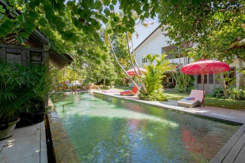 Property building, Day, Natural landscape, Garden, Balcony/Terrace, Garden view, Pool view, Swimming pool, sunbed