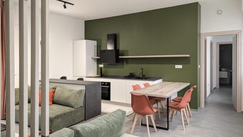 Kitchen or kitchenette, Living room, Seating area, Dining area, oven, stove