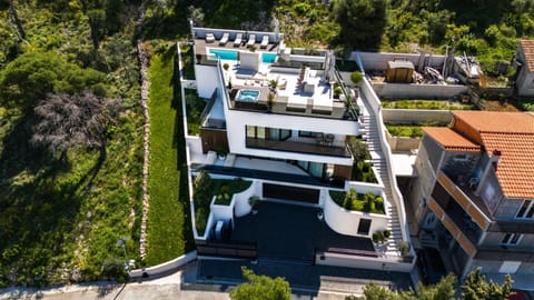 Property building, Bird's eye view