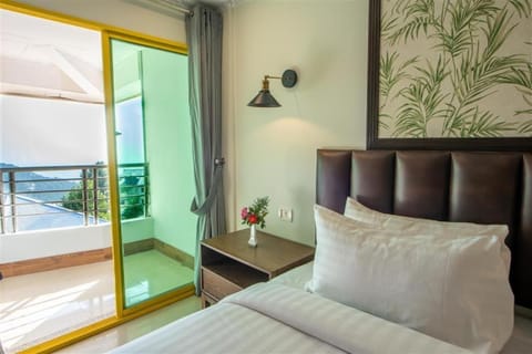 Seating area, Bedroom