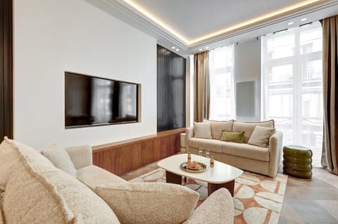 TV and multimedia, Living room, Seating area
