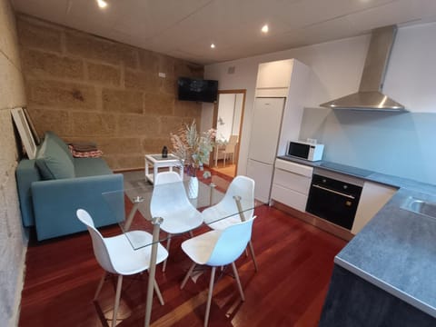 Kitchen or kitchenette, Living room, Seating area, oven, stove