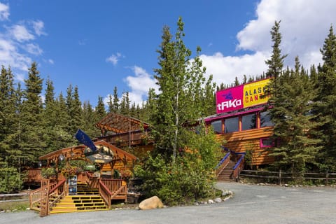 Property building, Restaurant/places to eat