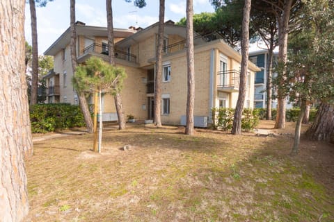 Property building, Garden view