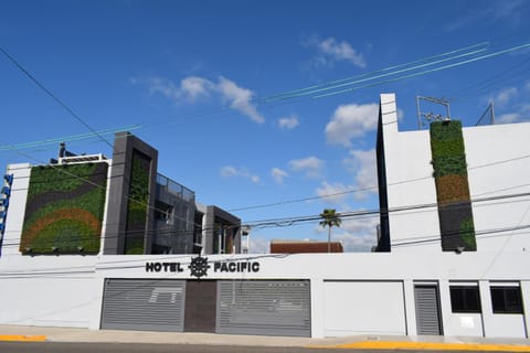 Property building, Facade/entrance
